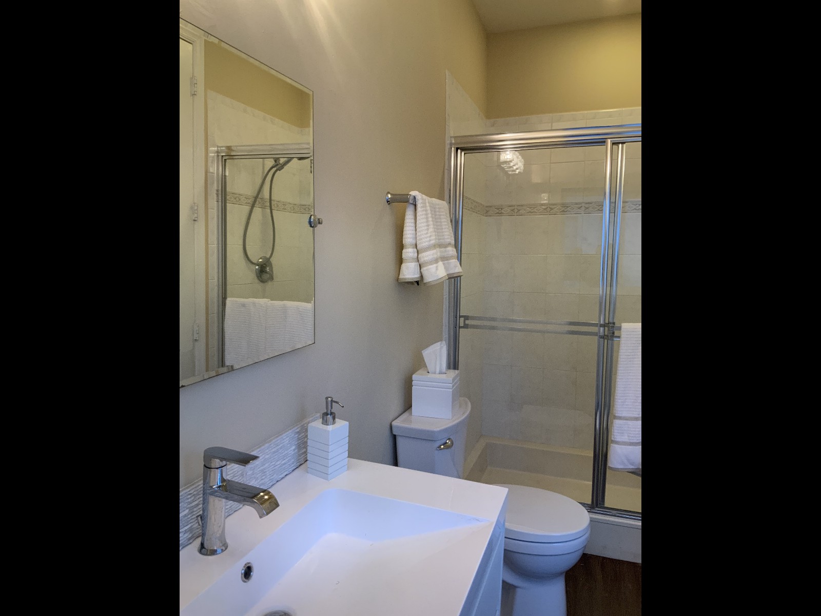 Guest Suite/Cabana Bath