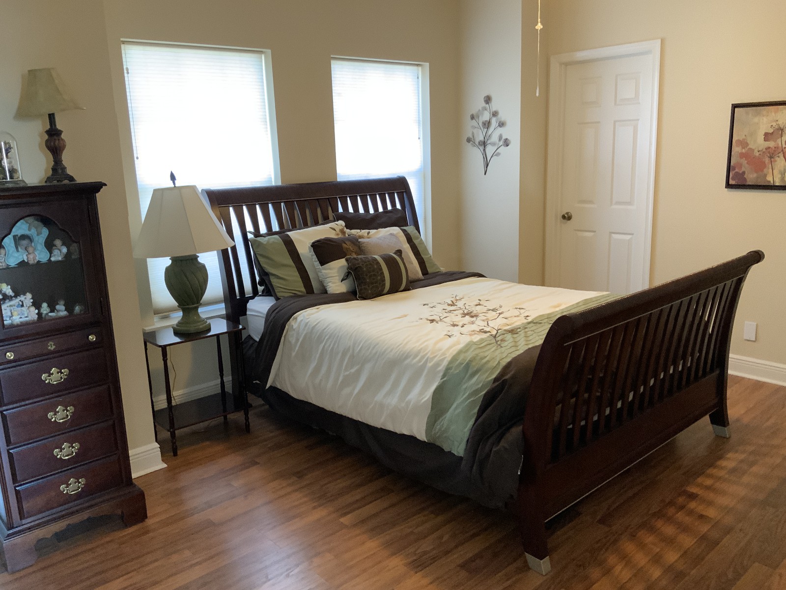 Upstairs Bedroom 2