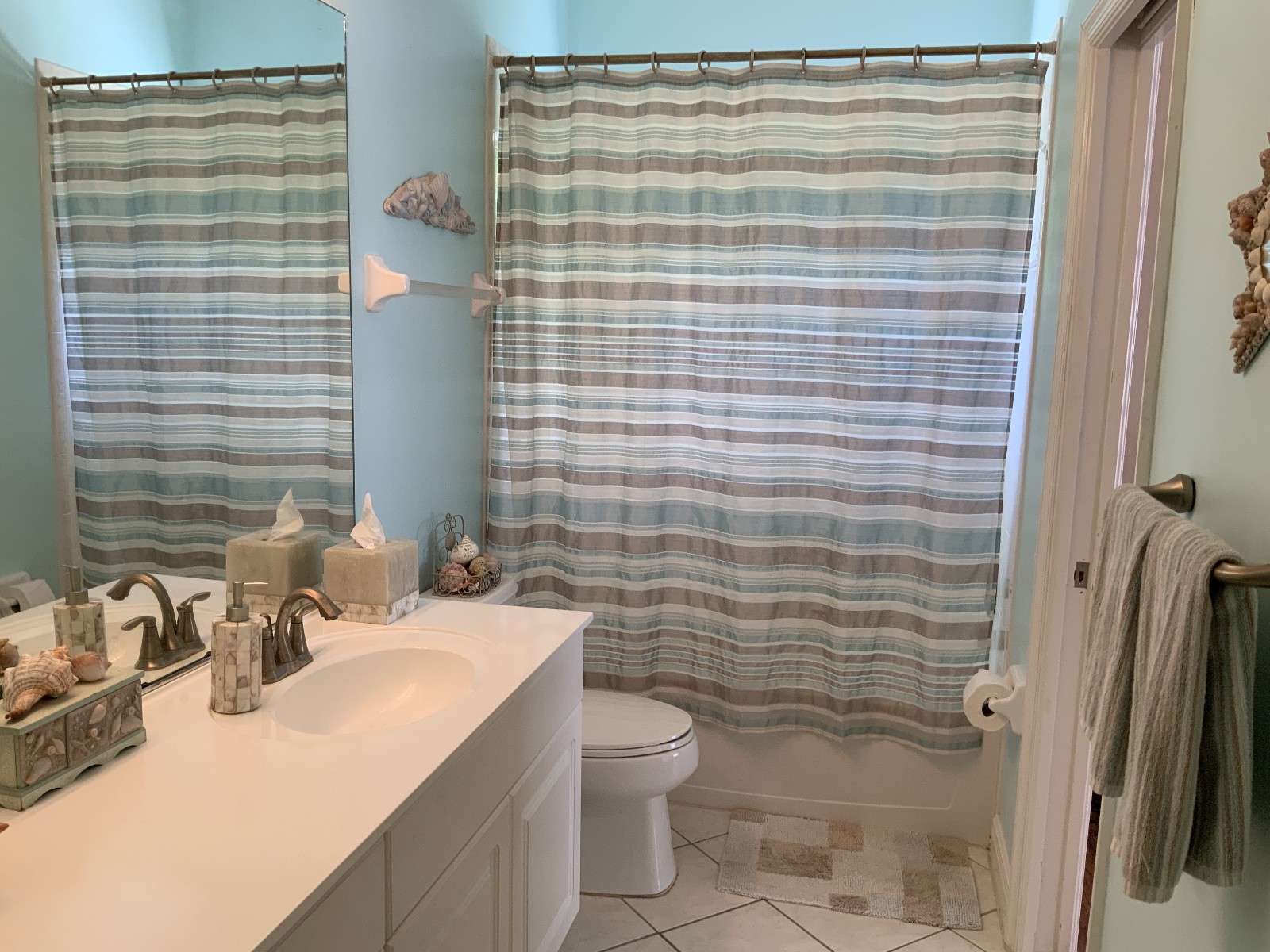 Upstairs Bedroom 2/Office Bath